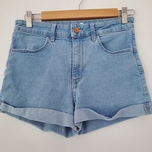 &DENIM H&M Sz 6 Mid Rise Regular Waist Stretch Denim Shorts Light Wash Cuff